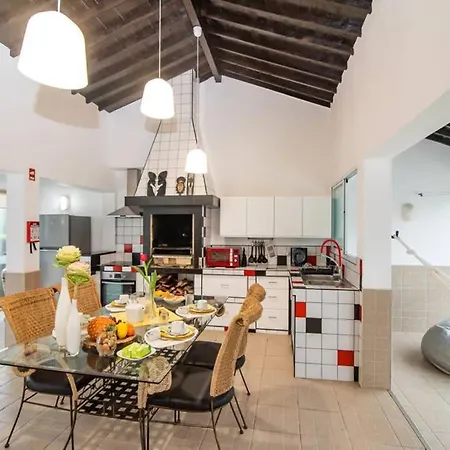 Casa Xavier - Piscina 2735/al * Ponta Delgada (Sao Miguel)