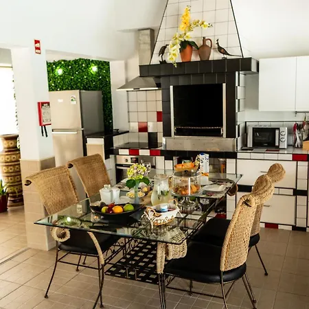 בית נופש Casa Xavier - Piscina 2735/al Ponta Delgada